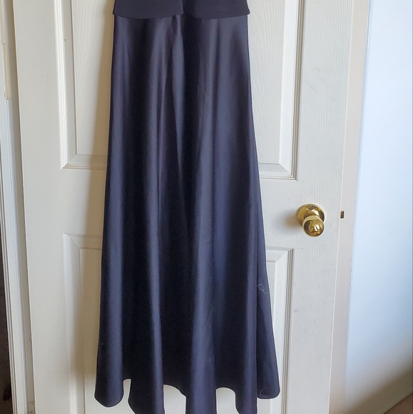 Black Floor Length Formal Evening Dress - Picture 5 of 6